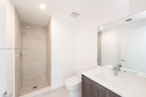 Condominio en venta en Miami, Florida, 1 dormitorio, 90.95 m2 № 2339900 - foto 17