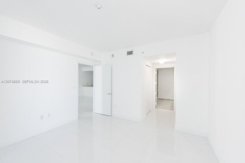 Condominio en venta en Miami, Florida, 1 dormitorio, 90.95 m2 № 2339900 - foto 14