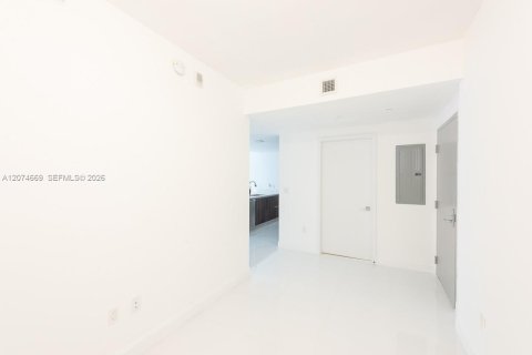 Condominio en venta en Miami, Florida, 1 dormitorio, 90.95 m2 № 2339900 - foto 11