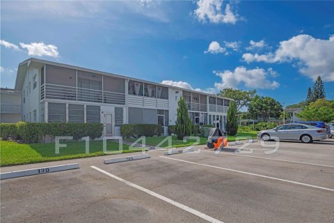 Купить кондоминиум в Дирфилд-Бич, Флорида 2 спальни, 76.92м2, № 2250336 - фото 21