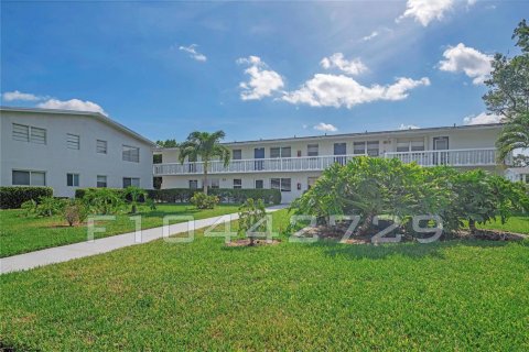Купить кондоминиум в Дирфилд-Бич, Флорида 2 спальни, 76.92м2, № 2250336 - фото 13