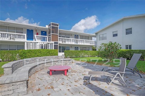 Купить кондоминиум в Дирфилд-Бич, Флорида 2 спальни, 76.92м2, № 2250336 - фото 15