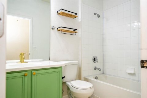 House in Windermere, Florida 4 bedrooms, 205.41 sq.m. № 1776552 - photo 20