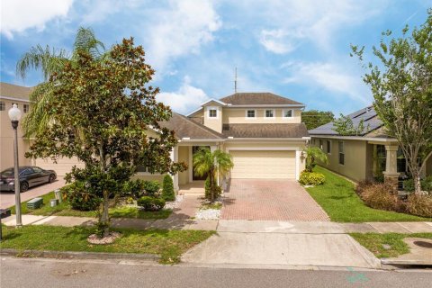 House in Windermere, Florida 4 bedrooms, 205.41 sq.m. № 1776552 - photo 1