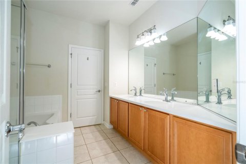 House in Windermere, Florida 4 bedrooms, 205.41 sq.m. № 1776552 - photo 16