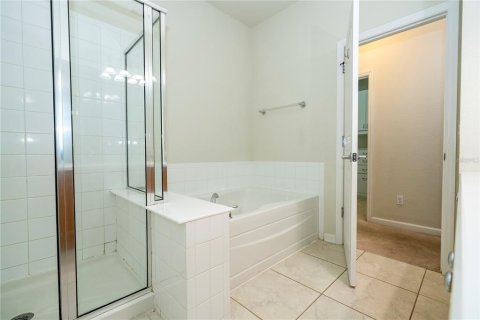 House in Windermere, Florida 4 bedrooms, 205.41 sq.m. № 1776552 - photo 17