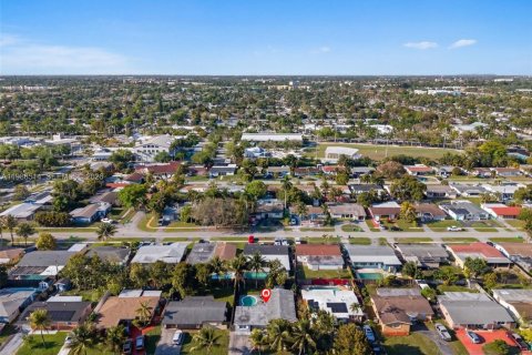 Casa en venta en Sunrise, Florida, 3 dormitorios, 144.56 m2 № 2052328 - foto 24