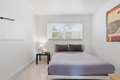 Townhouse in Miami Shores, Florida 3 bedrooms, 88.44 sq.m. № 2357998 - photo 13