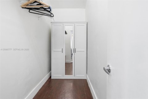 Townhouse in Miami Shores, Florida 3 bedrooms, 88.44 sq.m. № 2357998 - photo 12