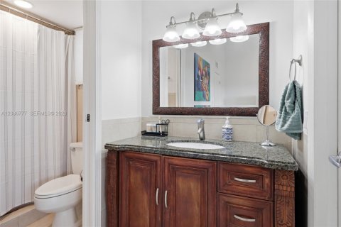 Townhouse in Miami Shores, Florida 3 bedrooms, 88.44 sq.m. № 2357998 - photo 11