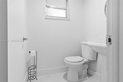 Townhouse in Miami Shores, Florida 3 bedrooms, 88.44 sq.m. № 2357998 - photo 8