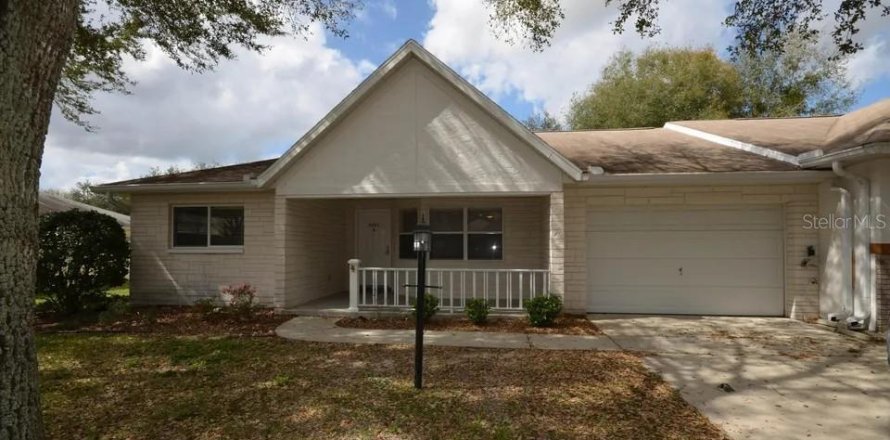 Villa ou maison à Ocala, Floride 2 chambres, 131.18 m2 № 2149742