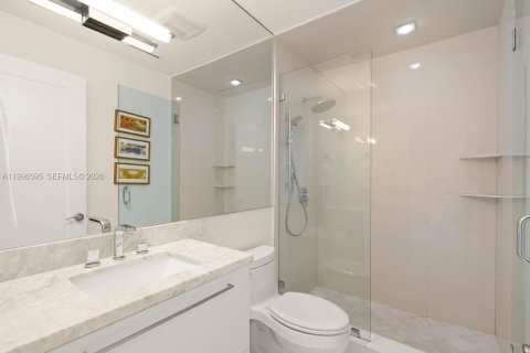 Townhouse in Miami, Florida 4 bedrooms, 412.49 sq.m. № 2058655 - photo 22