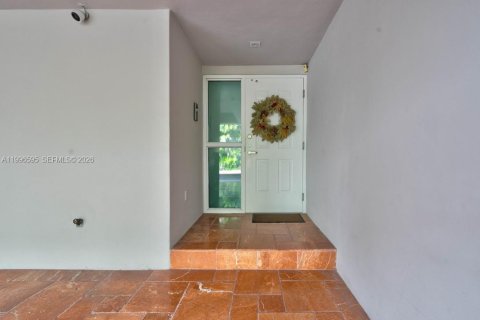 Townhouse in Miami, Florida 4 bedrooms, 412.49 sq.m. № 2058655 - photo 5