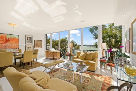 Townhouse in Miami, Florida 4 bedrooms, 412.49 sq.m. № 2058655 - photo 15