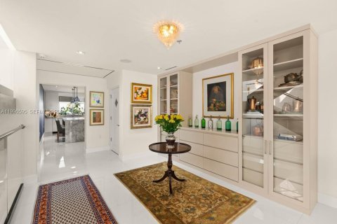 Townhouse in Miami, Florida 4 bedrooms, 412.49 sq.m. № 2058655 - photo 17