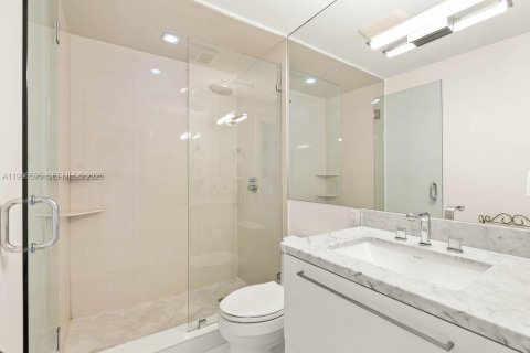 Townhouse in Miami, Florida 4 bedrooms, 412.49 sq.m. № 2058655 - photo 24