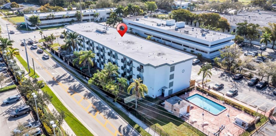 Condominio en Miami, Florida, 2 dormitorios  № 1961051