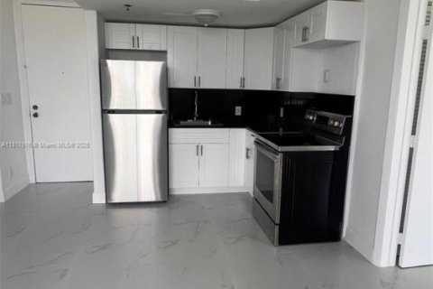 Condominio en venta en Miami, Florida, 2 dormitorios, 78.69 m2 № 1961051 - foto 4