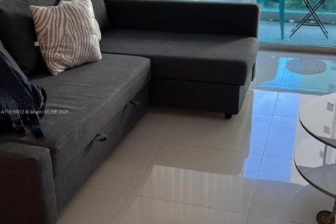 Condo in Hollywood, Florida, 1 bedroom  № 2082540 - photo 11