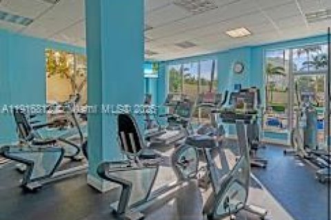 Condo in Hollywood, Florida, 1 bedroom  № 2082540 - photo 21