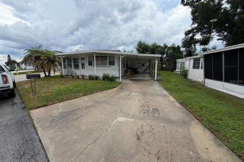 House in Auburndale, Florida 2 bedrooms, 64.66 sq.m. № 2356435