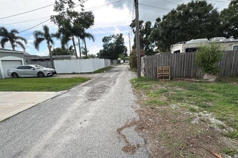 Casa en venta en Saint Petersburg, Florida, 2 dormitorios, 85.84 m2 № 1803913 - foto 11