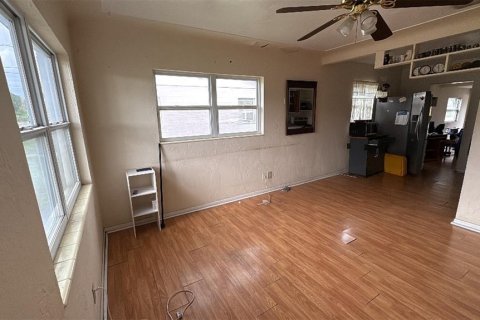Casa en venta en Saint Petersburg, Florida, 2 dormitorios, 85.84 m2 № 1803913 - foto 15