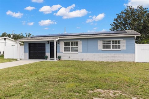 House in Saint Petersburg, Florida 2 bedrooms, 104.24 sq.m. № 1885560 - photo 3