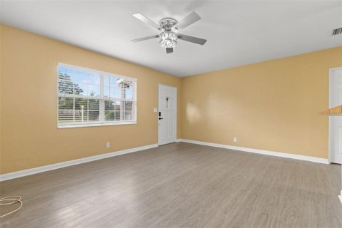 House in Saint Petersburg, Florida 2 bedrooms, 104.24 sq.m. № 1885560 - photo 7
