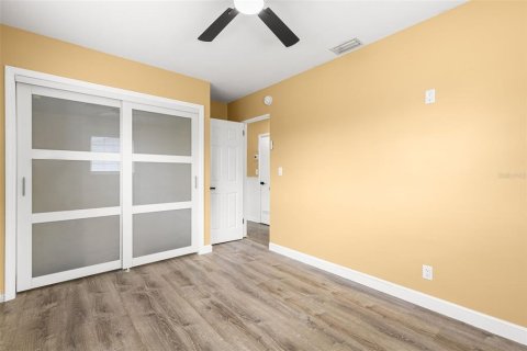 House in Saint Petersburg, Florida 2 bedrooms, 104.24 sq.m. № 1885560 - photo 16
