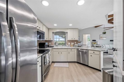 Casa en alquiler en Rotonda, Florida, 2 dormitorios, 142.42 m2 № 2106109 - foto 12