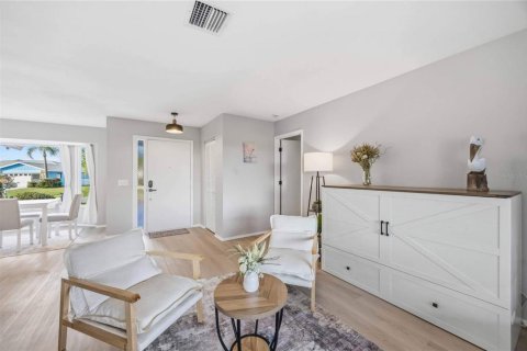 Casa en alquiler en Rotonda, Florida, 2 dormitorios, 142.42 m2 № 2106109 - foto 8