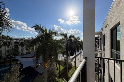 Кондоминиум с 3 спальнями в Дорал, Флорида № 2025997