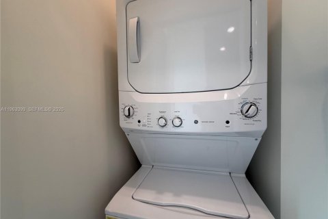 Снять в аренду кондоминиум в Дорал, Флорида 3 спальни, 104.89м2, № 2025997 - фото 16