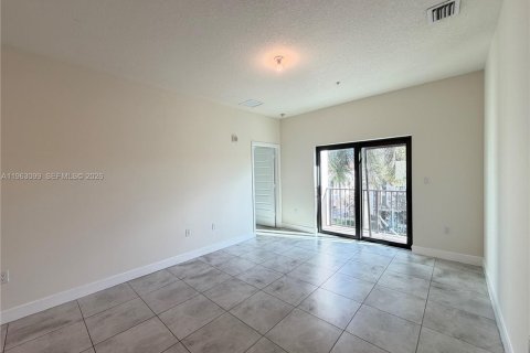 Снять в аренду кондоминиум в Дорал, Флорида 3 спальни, 104.89м2, № 2025997 - фото 15