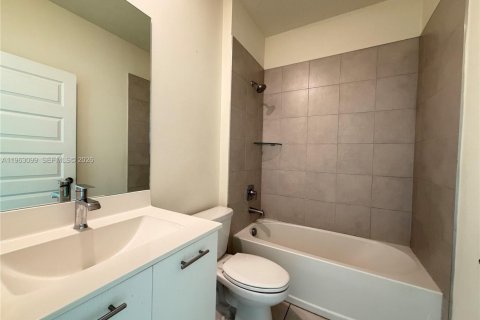 Снять в аренду кондоминиум в Дорал, Флорида 3 спальни, 104.89м2, № 2025997 - фото 13