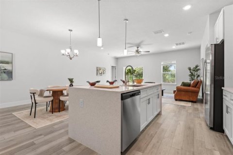 House in Indian lake estates, Florida 4 bedrooms, 175.68 sq.m. № 2234332 - photo 4