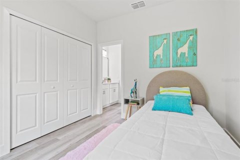 House in Indian lake estates, Florida 4 bedrooms, 175.68 sq.m. № 2234332 - photo 30