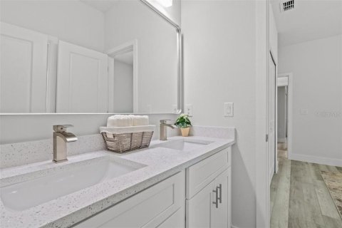 House in Indian lake estates, Florida 4 bedrooms, 175.68 sq.m. № 2234332 - photo 27