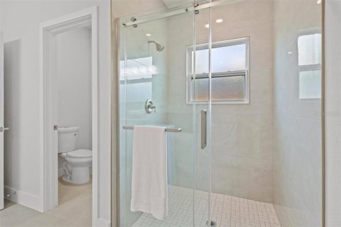 House in Indian lake estates, Florida 4 bedrooms, 175.68 sq.m. № 2234332 - photo 16