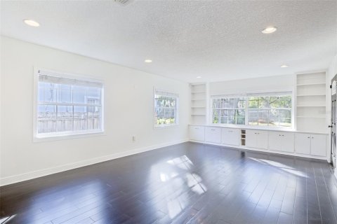 Villa ou maison à louer à Winter Park, Floride: 4 chambres, 210.61 m2 № 2354695 - photo 6