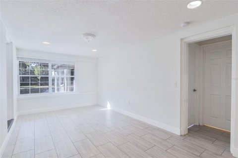 Villa ou maison à louer à Winter Park, Floride: 4 chambres, 210.61 m2 № 2354695 - photo 16