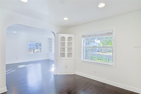 Villa ou maison à louer à Winter Park, Floride: 4 chambres, 210.61 m2 № 2354695 - photo 8