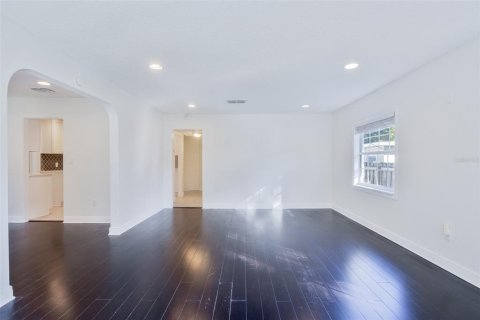 Villa ou maison à louer à Winter Park, Floride: 4 chambres, 210.61 m2 № 2354695 - photo 4
