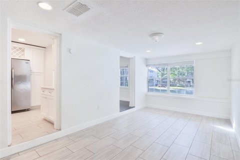 Villa ou maison à louer à Winter Park, Floride: 4 chambres, 210.61 m2 № 2354695 - photo 17