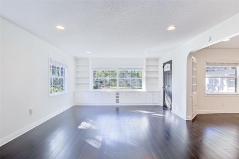 Villa ou maison à louer à Winter Park, Floride: 4 chambres, 210.61 m2 № 2354695 - photo 5