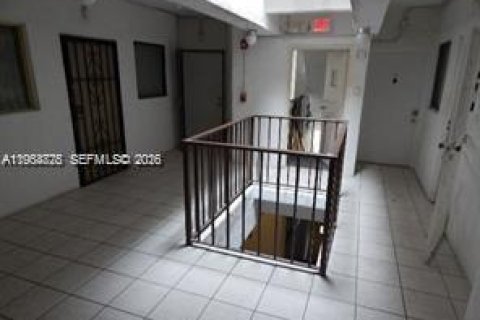 Купить кондоминиум в Майами-Бич, Флорида 1 спальня, 72.56м2, № 2027830 - фото 2