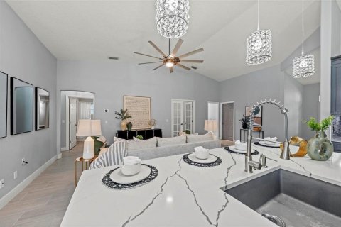 Casa en venta en Bradenton, Florida, 5 dormitorios, 274.53 m2 № 1734511 - foto 11