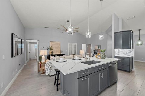 Casa en venta en Bradenton, Florida, 5 dormitorios, 274.53 m2 № 1734511 - foto 19